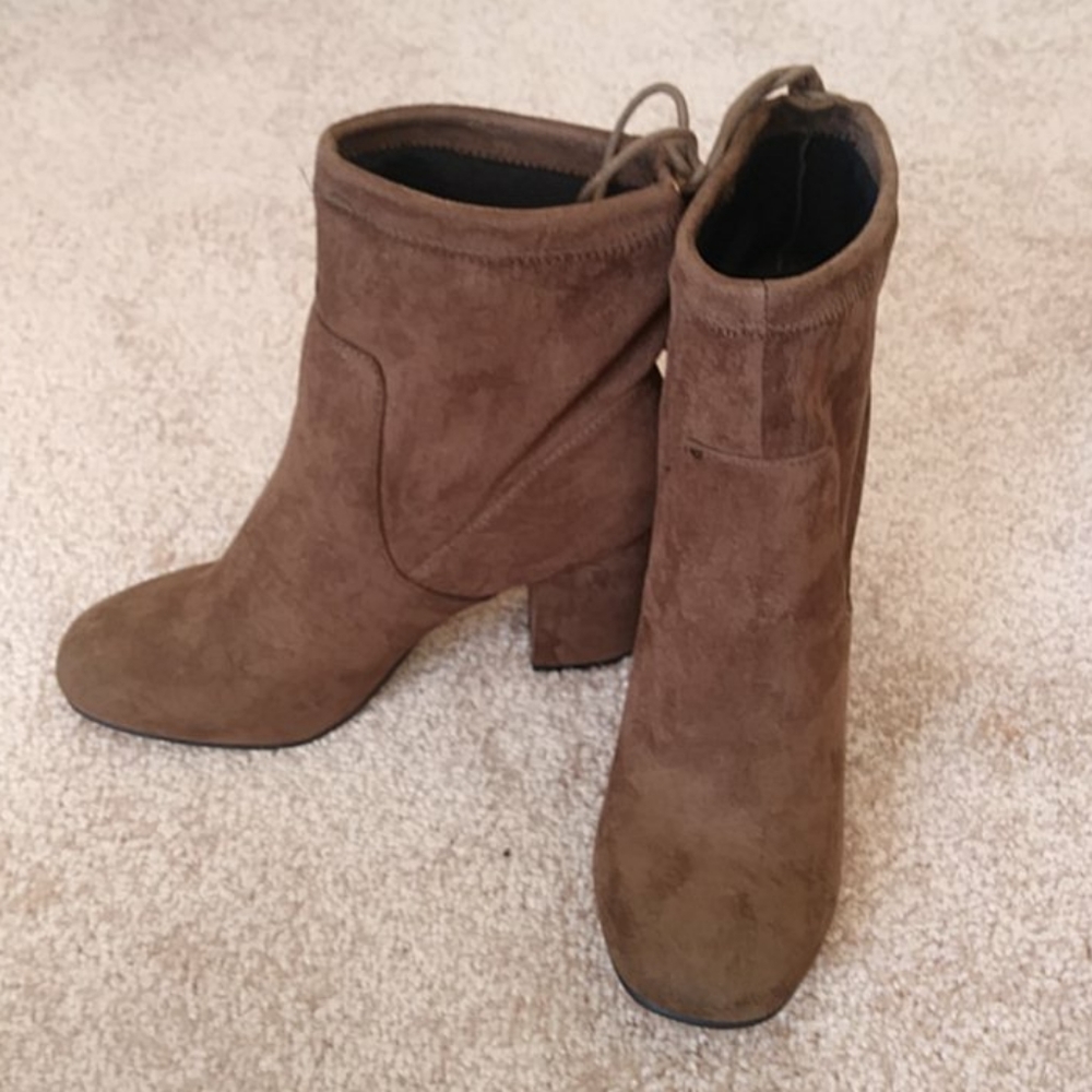Shoe - Picture 4 of 8